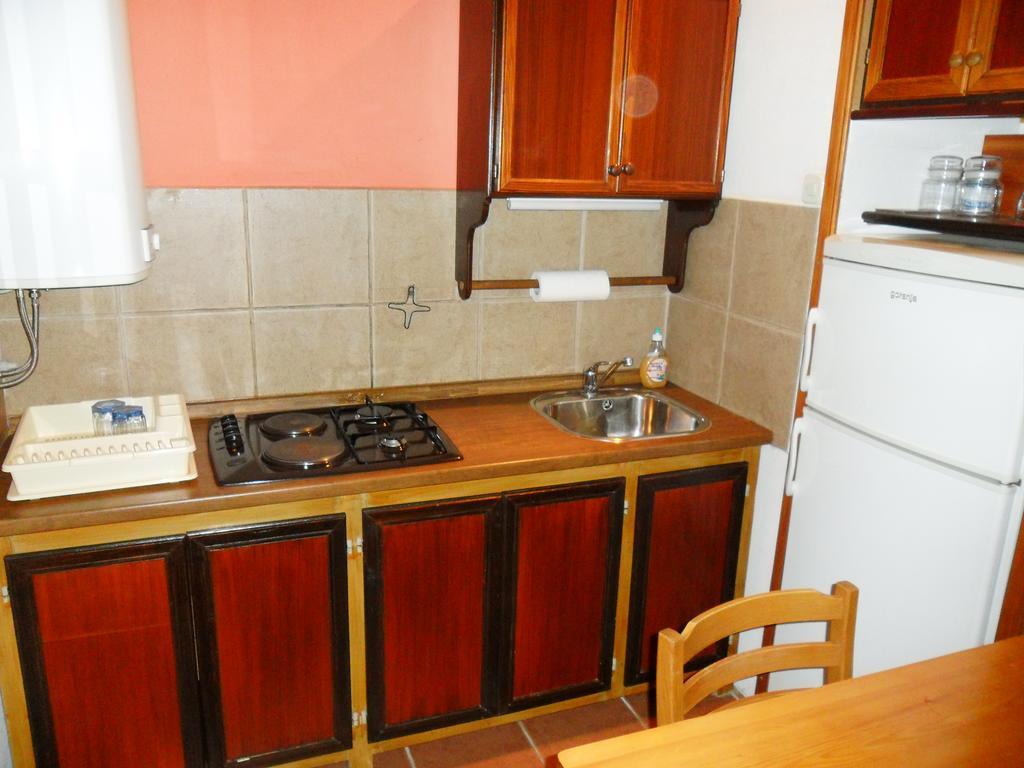Apartments Picasso Komiža Habitación foto